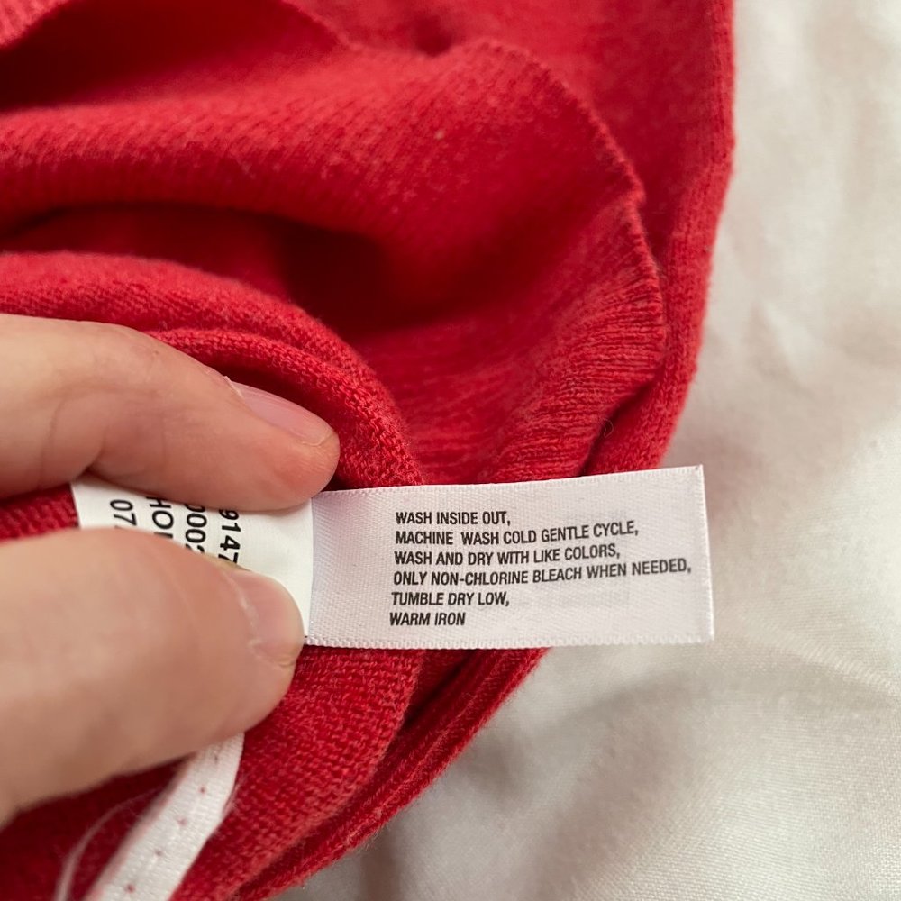 Red Ruffled Cashmere-blend Lightweight Sweater. - Picture 7 of 10